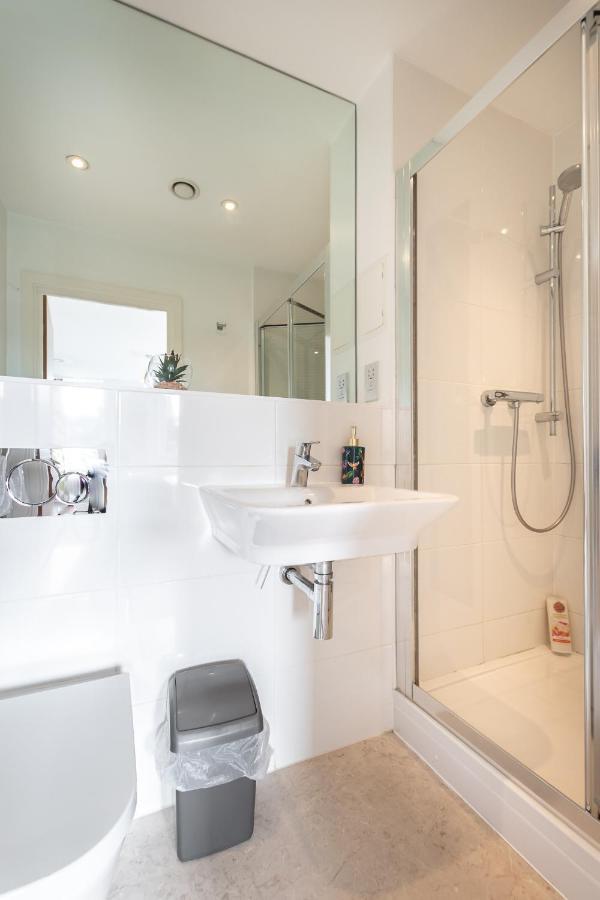 Spacious City Center Apartment By Smart Apartments Short Lets & Serviced Accommodation Apartment Southampton With Free Wifi Exterior photo