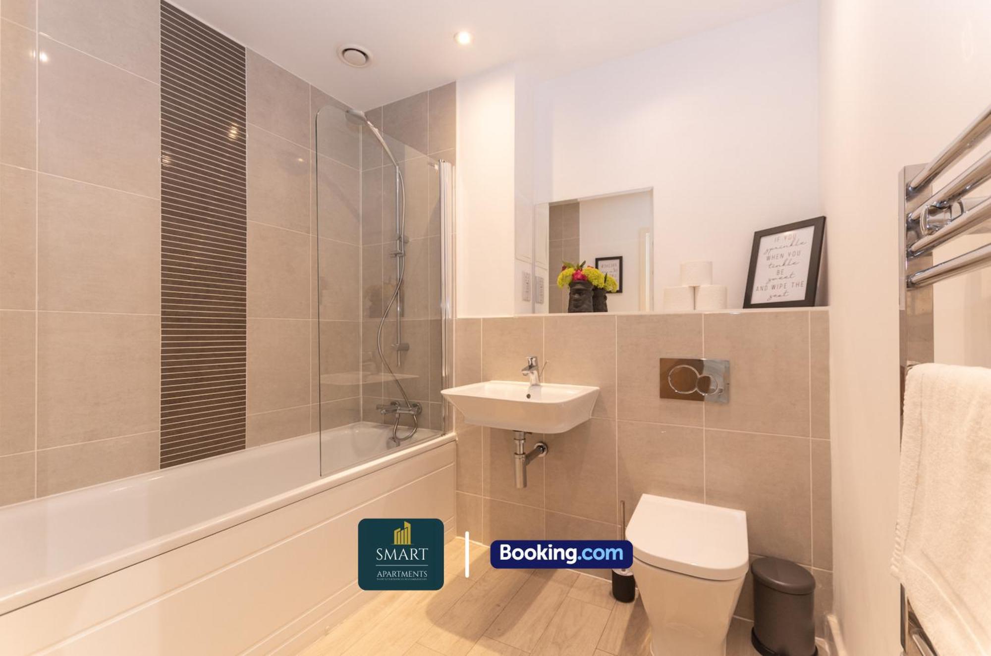 Spacious City Center Apartment By Smart Apartments Short Lets & Serviced Accommodation Apartment Southampton With Free Wifi Exterior photo
