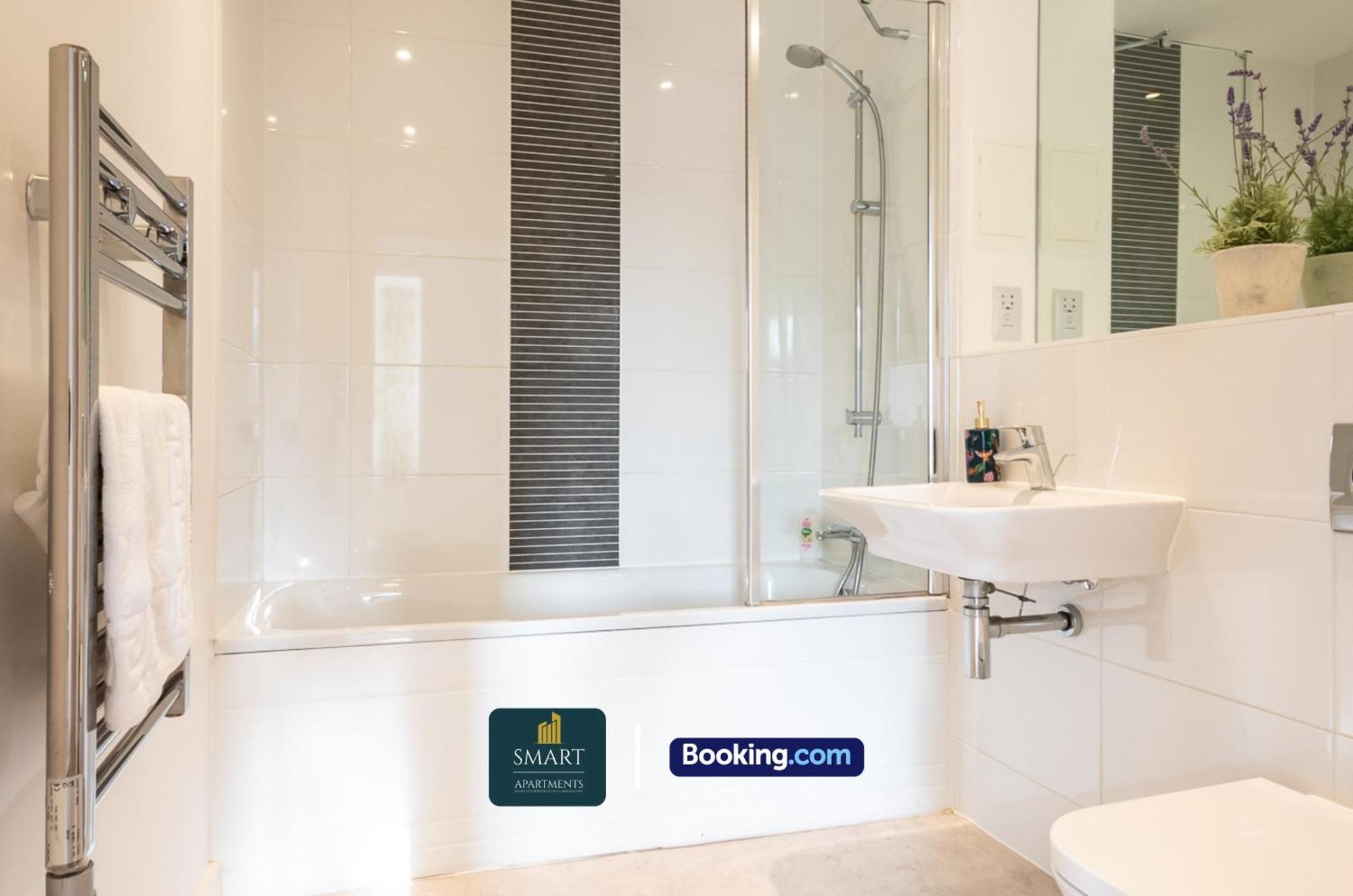 Spacious City Center Apartment By Smart Apartments Short Lets & Serviced Accommodation Apartment Southampton With Free Wifi Exterior photo