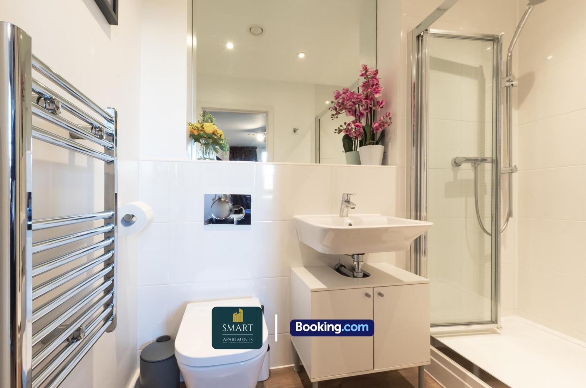 Spacious City Center Apartment By Smart Apartments Short Lets & Serviced Accommodation Apartment Southampton With Free Wifi Exterior photo